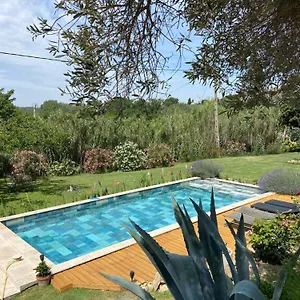 Maison d'hôtes Maisonnette Et Piscine, Miramas