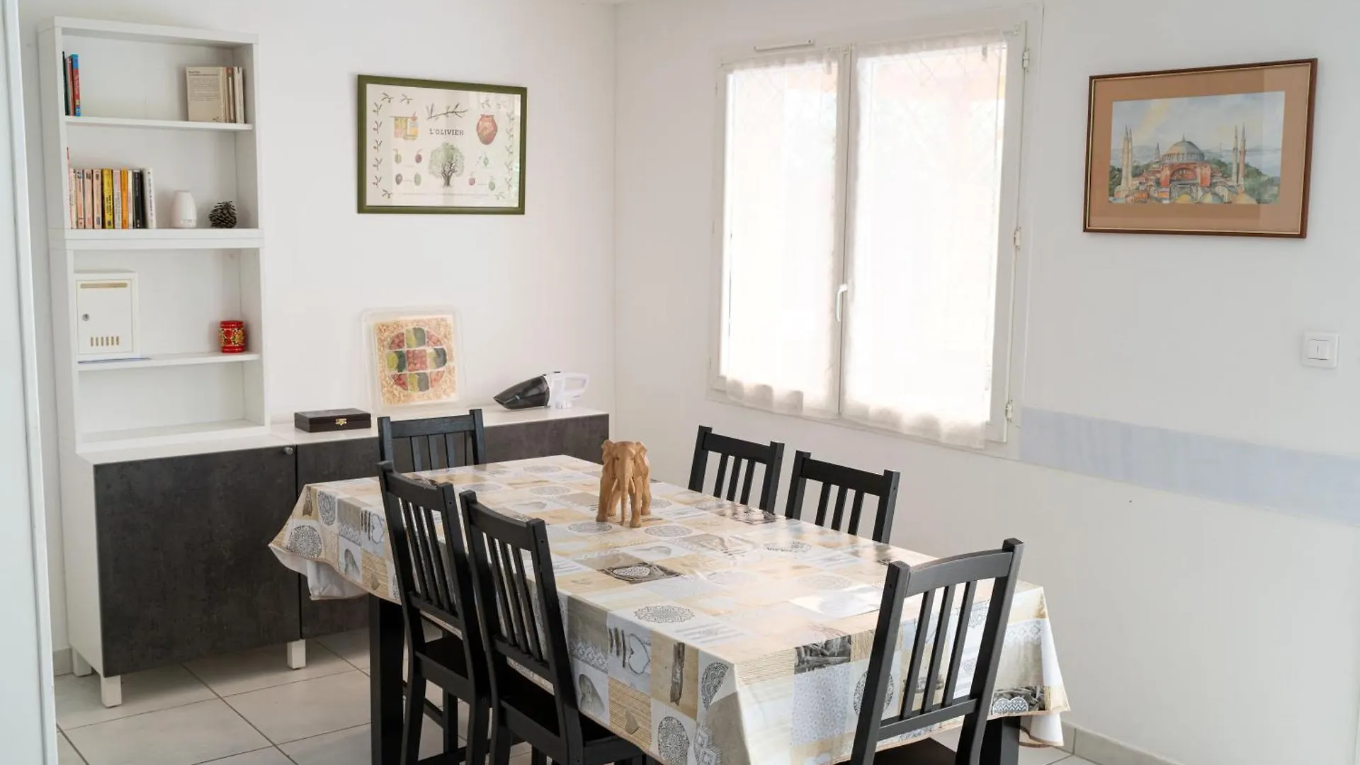Holiday home Gites Velaux Ecureuil Et Pinede