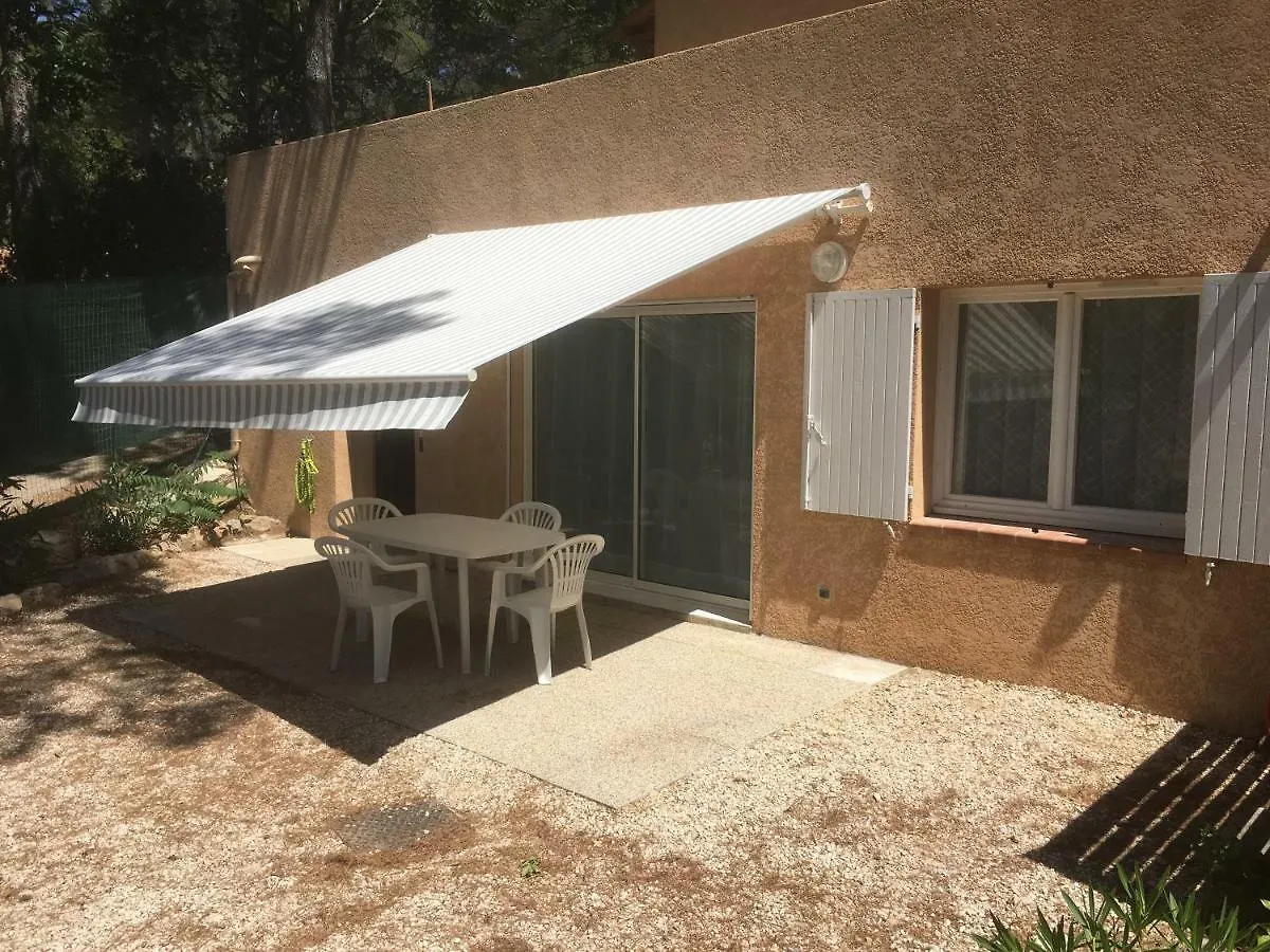 Holiday home Gites Velaux Ecureuil Et Pinede